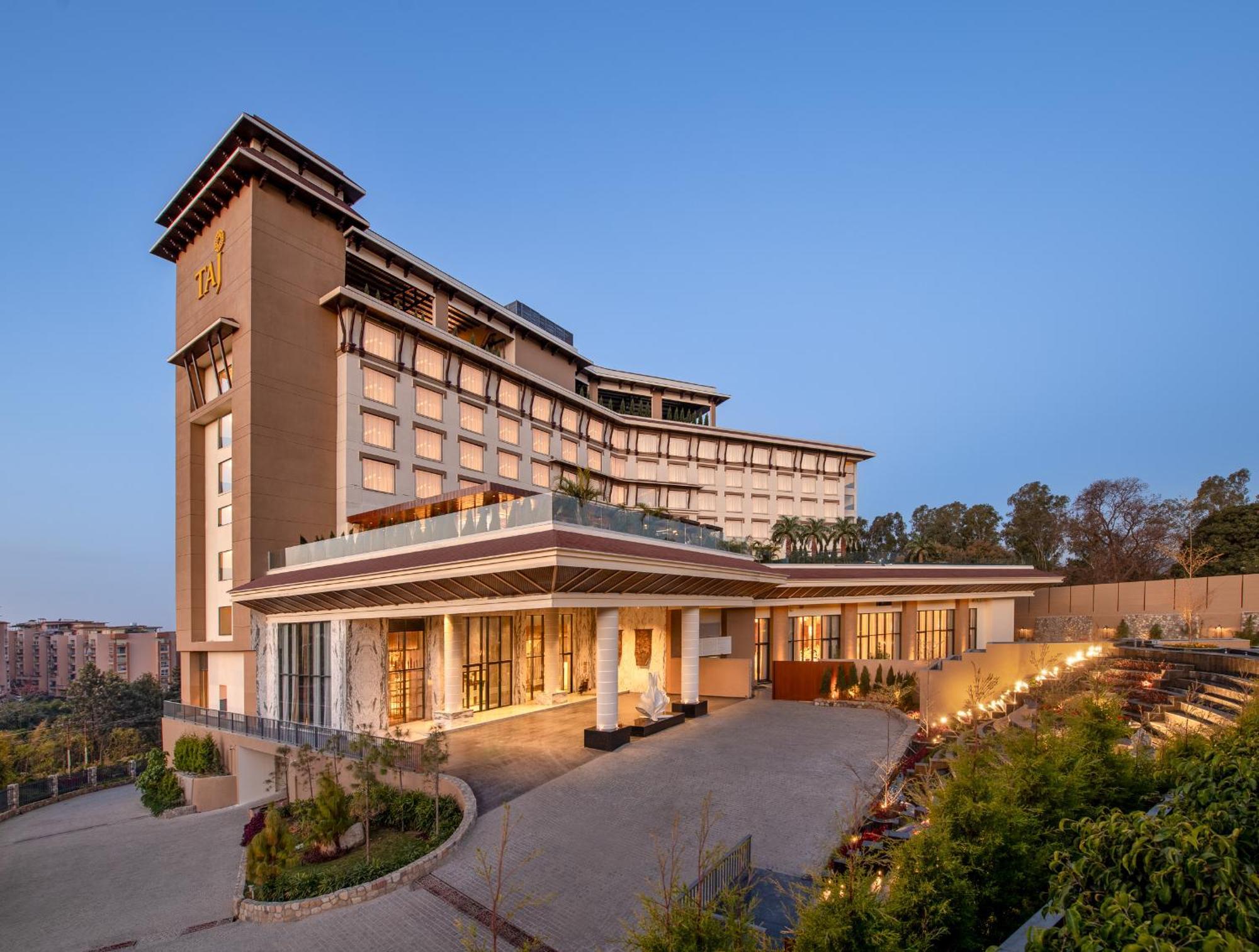 Taj Mussoorie Foothills, Dehradun Hotel Exterior photo