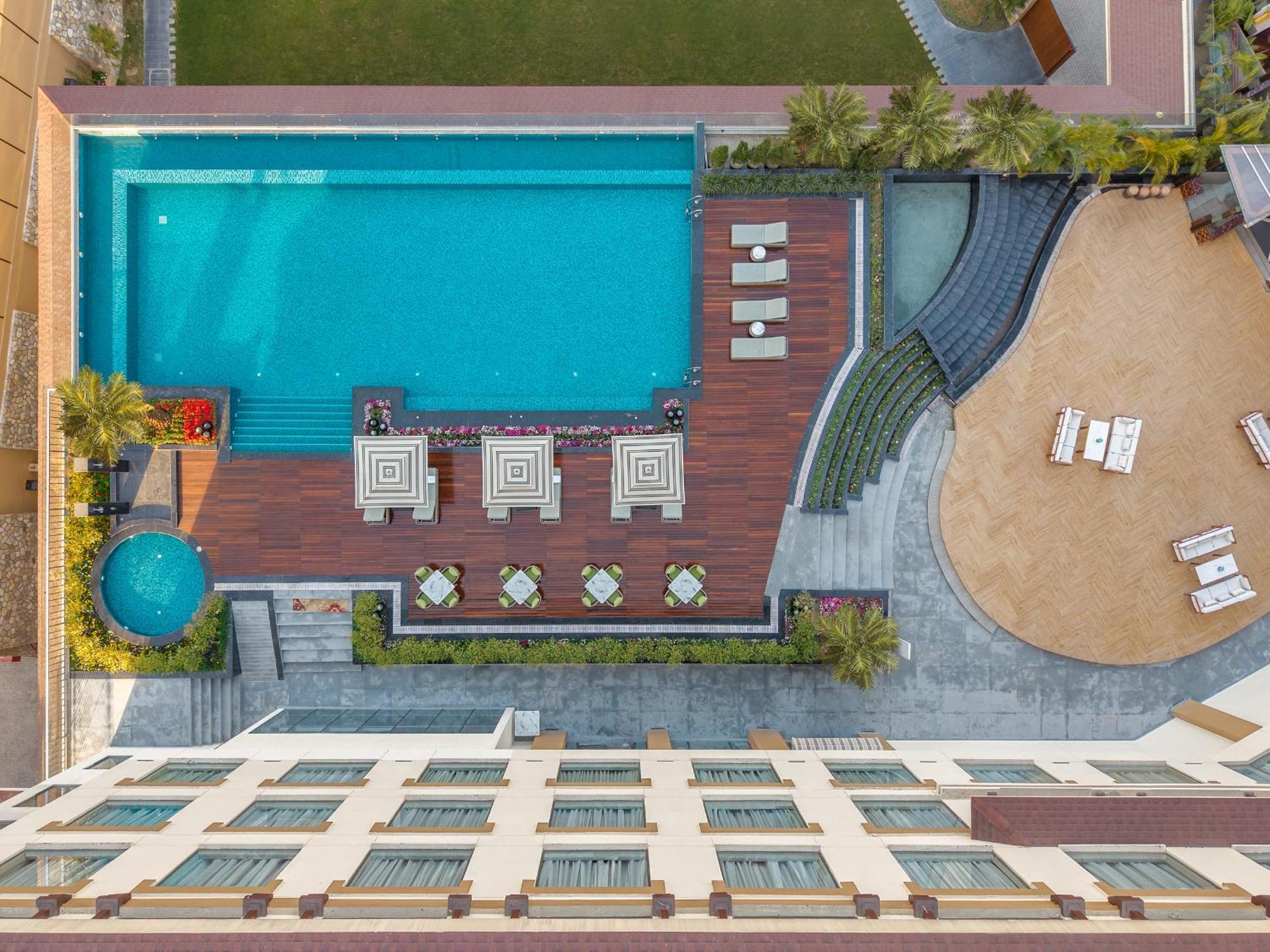 Taj Mussoorie Foothills, Dehradun Hotel Exterior photo